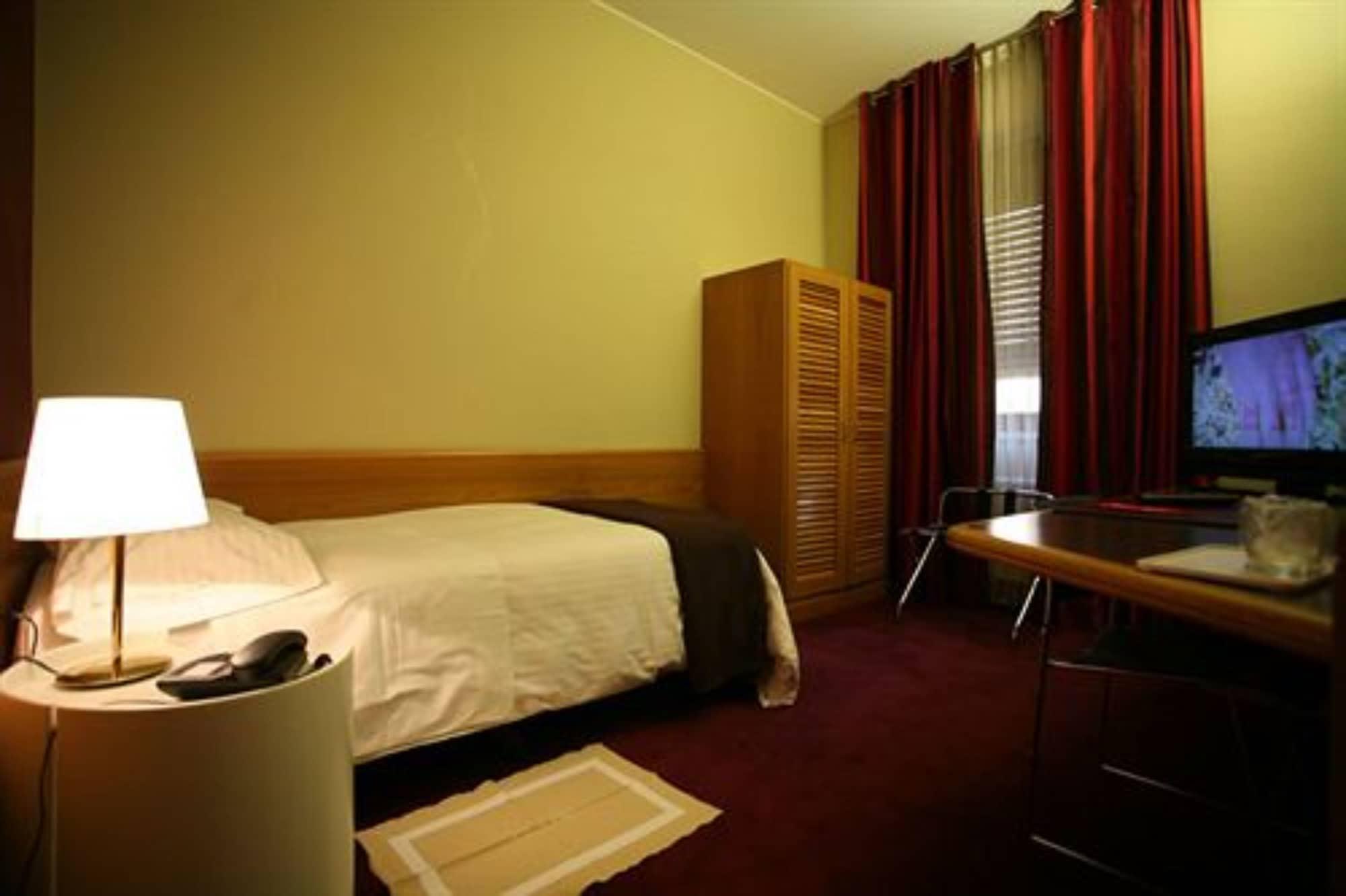 Club Hotel Milano Dış mekan fotoğraf