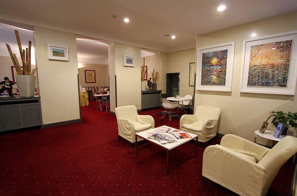 Club Hotel Milano Restoran fotoğraf