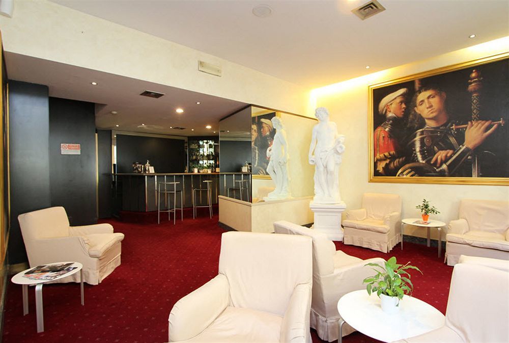 Club Hotel Milano Restoran fotoğraf